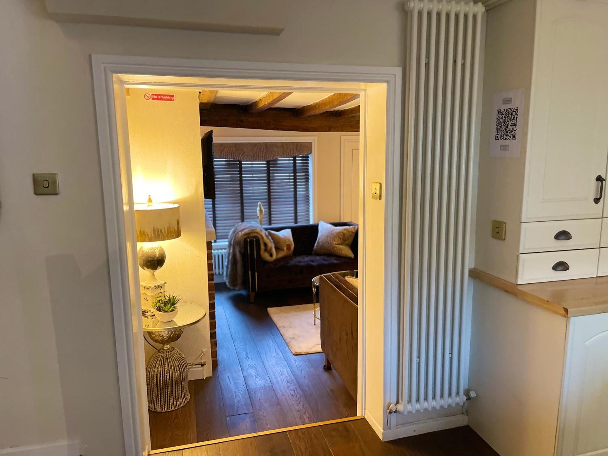 Cosy - 2 Bedroom - High End Furnishings