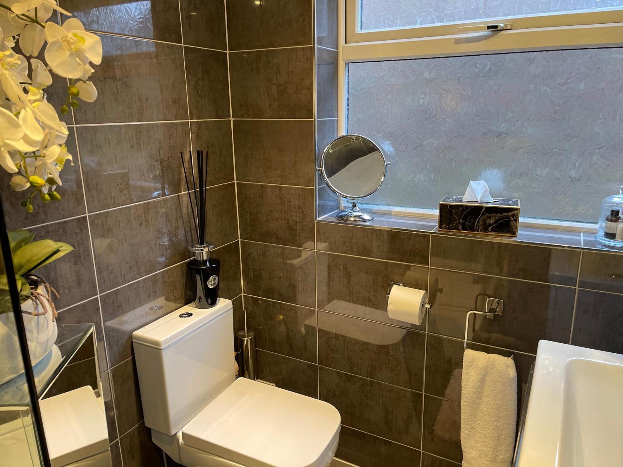 Apartment Cosy - 2 Bedroom - High End Furnishings *