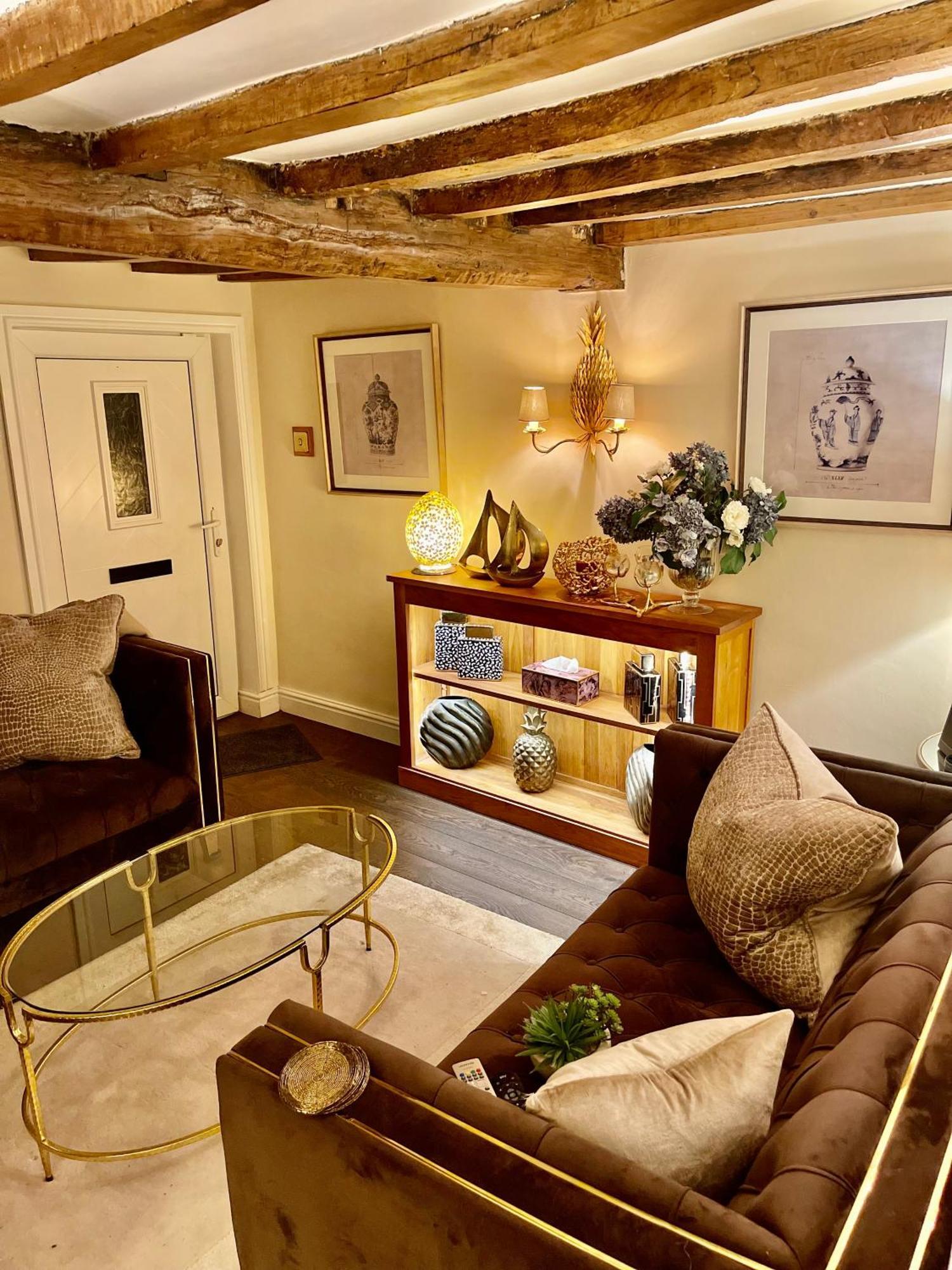 Cosy - 2 Bedroom - High End Furnishings Apartment *